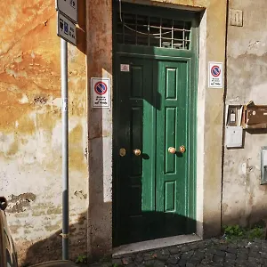 Flatinrome Trastevere Deluxe - Patio Pensión Roma