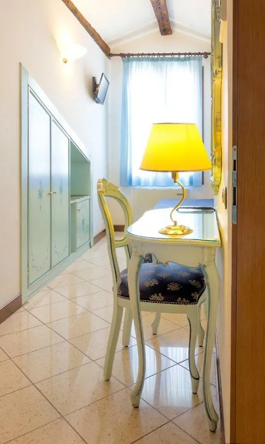 Guesthouse Ca' San Marcuola 2 Venezia 0*,
